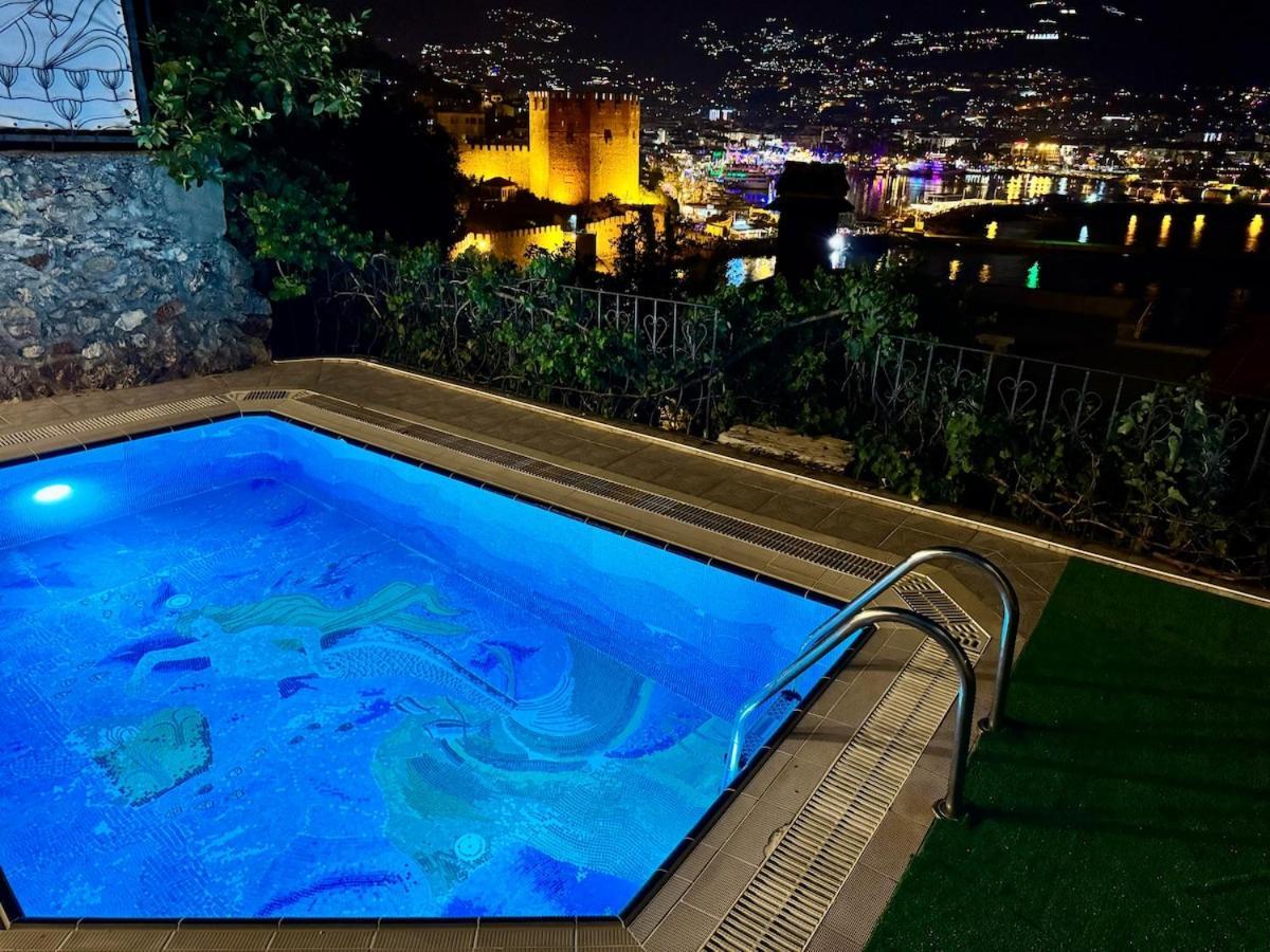 Luna Sea View With Private Pool Alanya