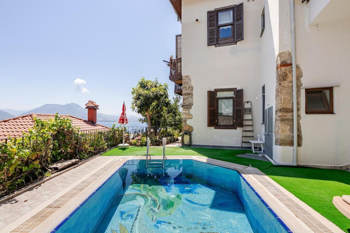 Luna Sea View With Private Pool Alanya
