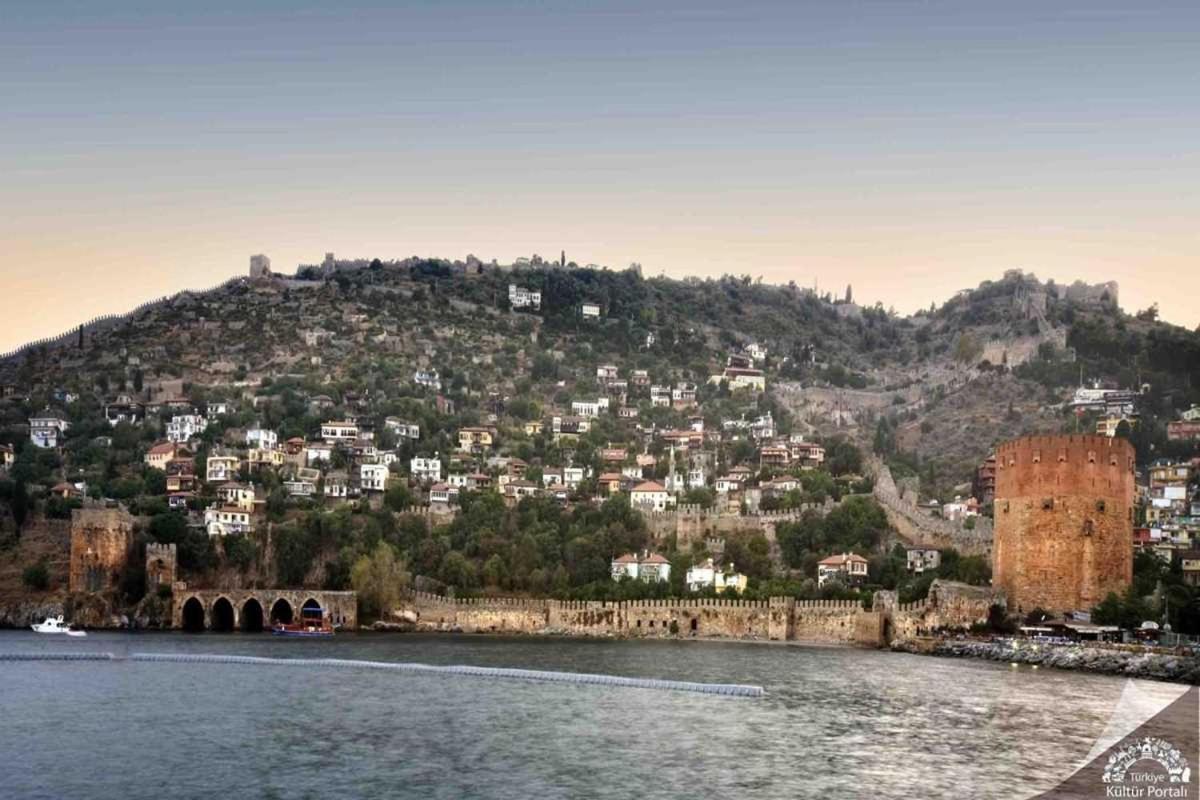 Luna Sea View With Private Pool Alanya