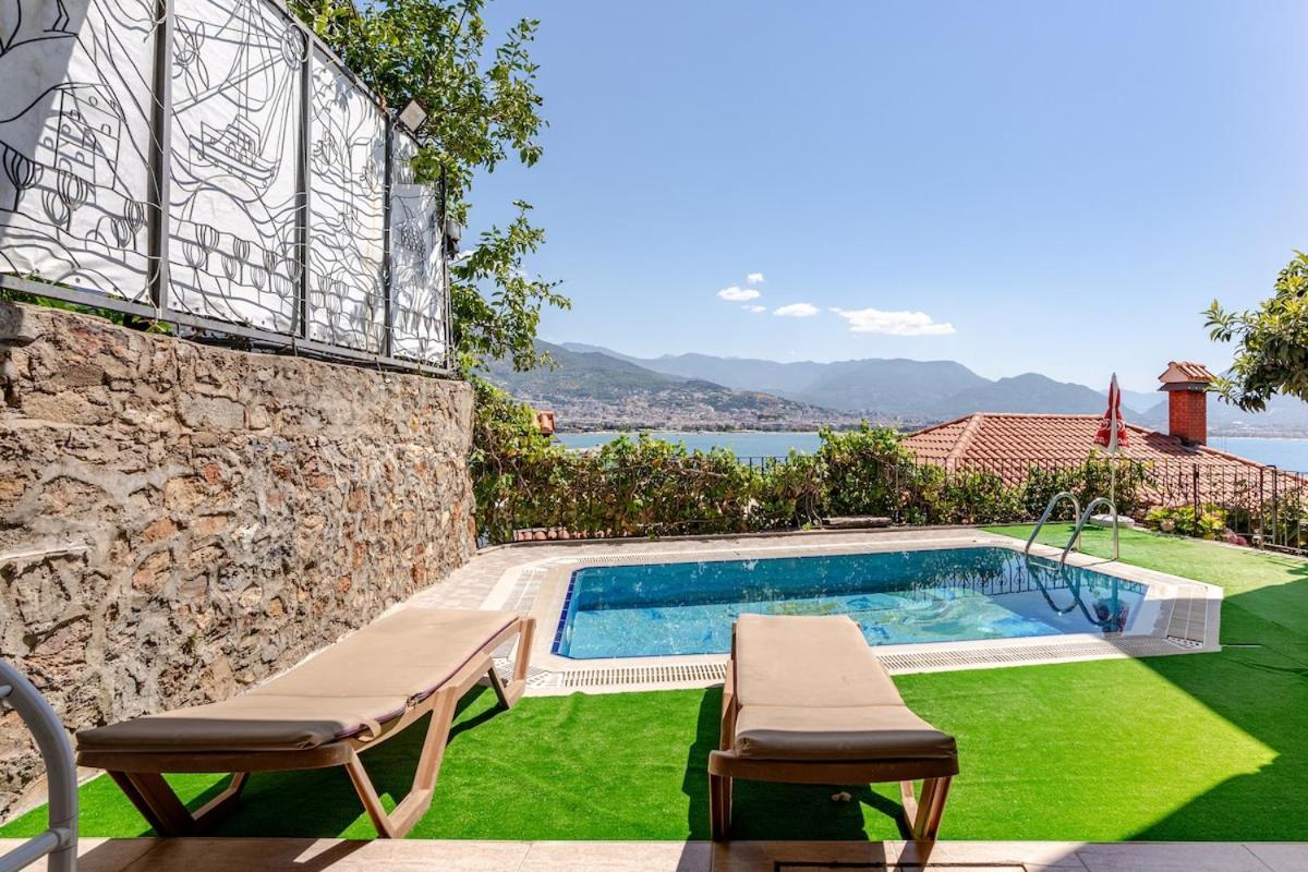 Luna Sea View With Private Pool Apartament