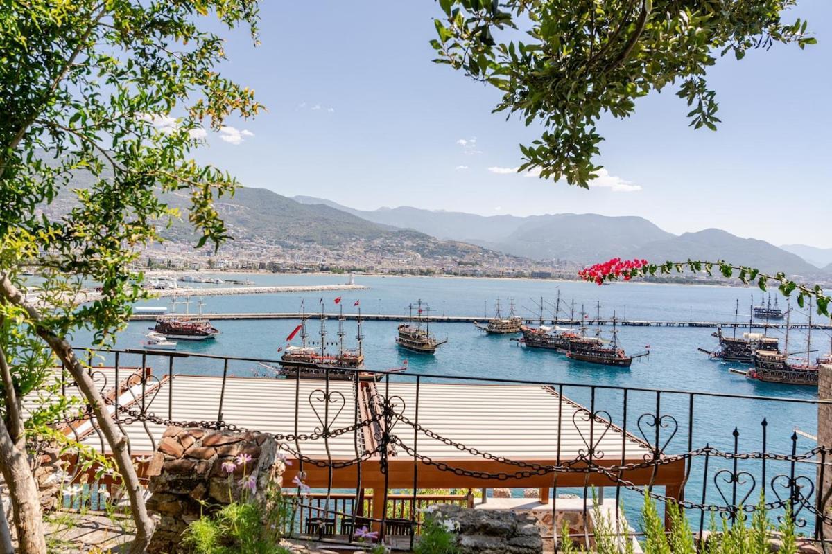 Luna Sea View With Private Pool Alanya