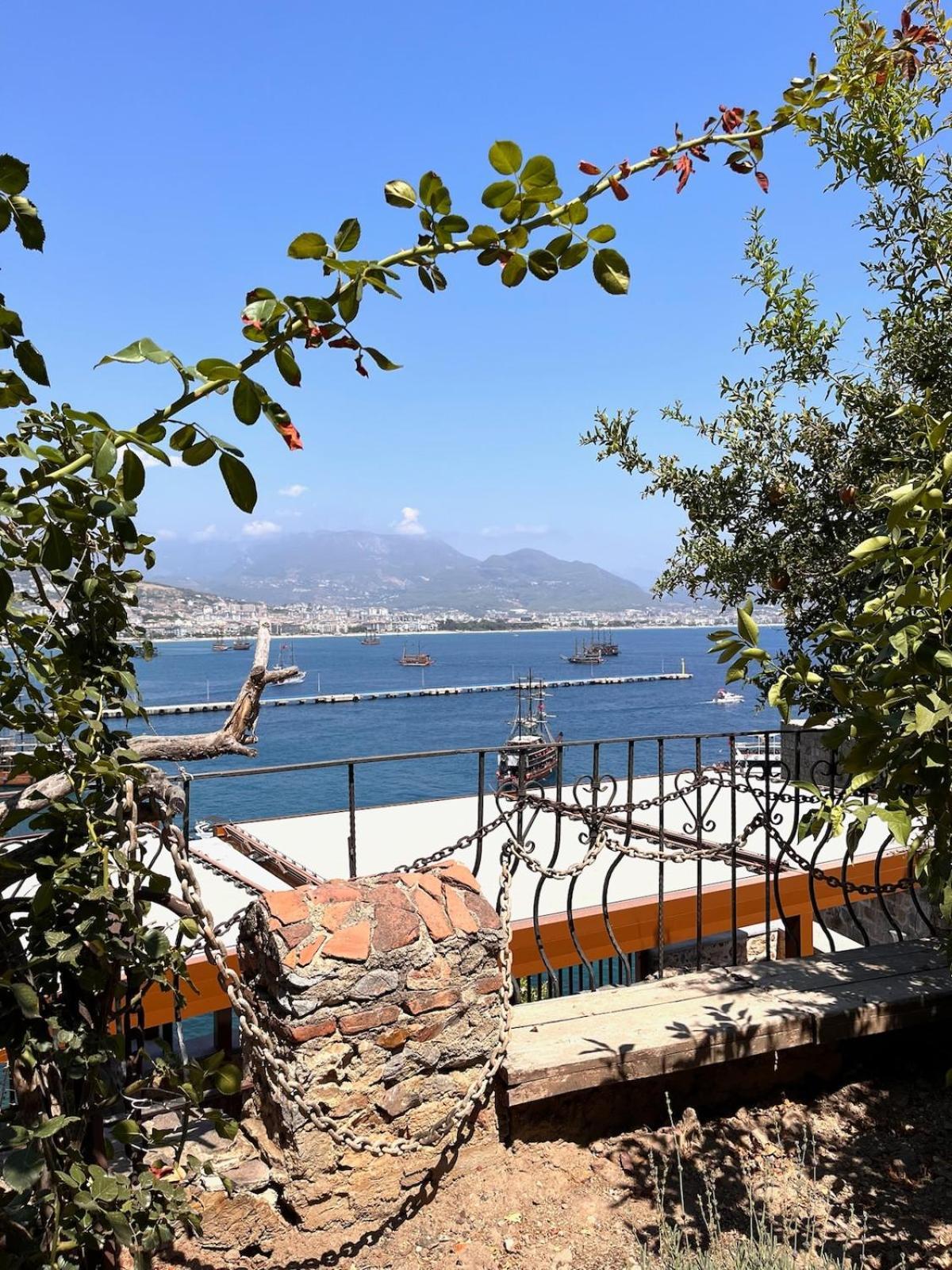 Luna Sea View With Private Pool Alanya